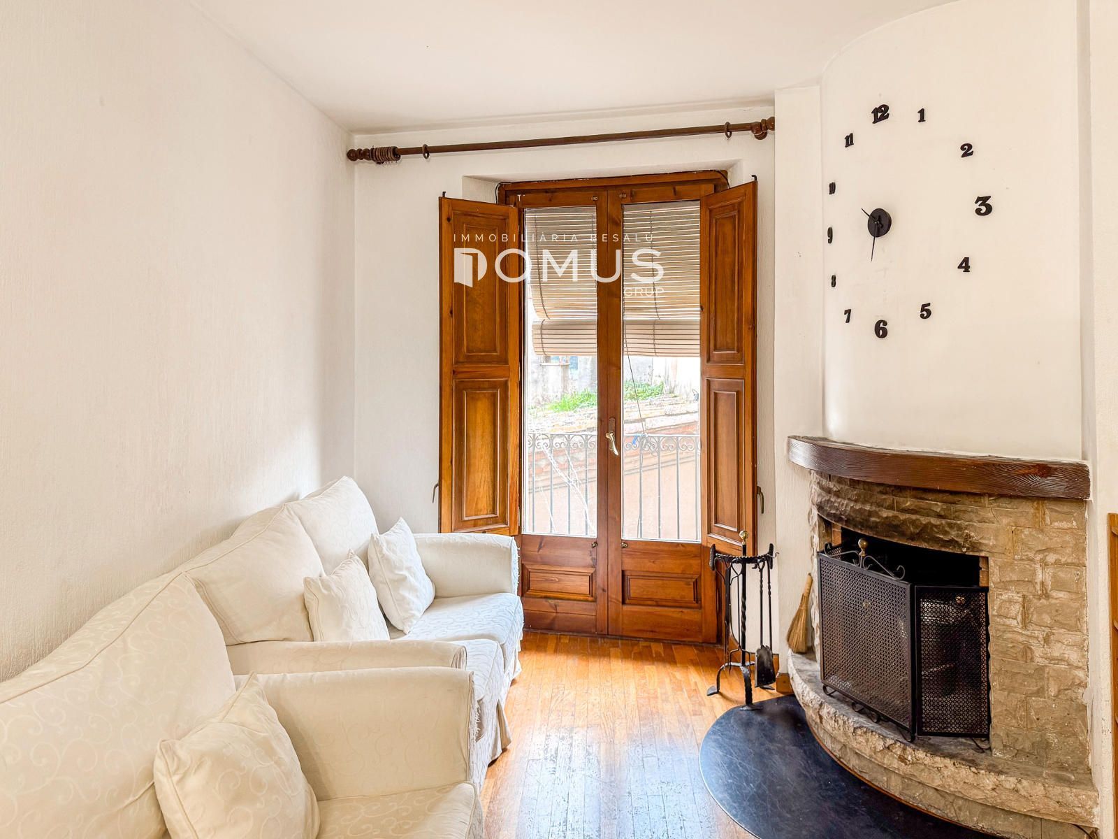 Living room of Duplex for sale in Besalú  with Heating, Parquet flooring and Terrace
