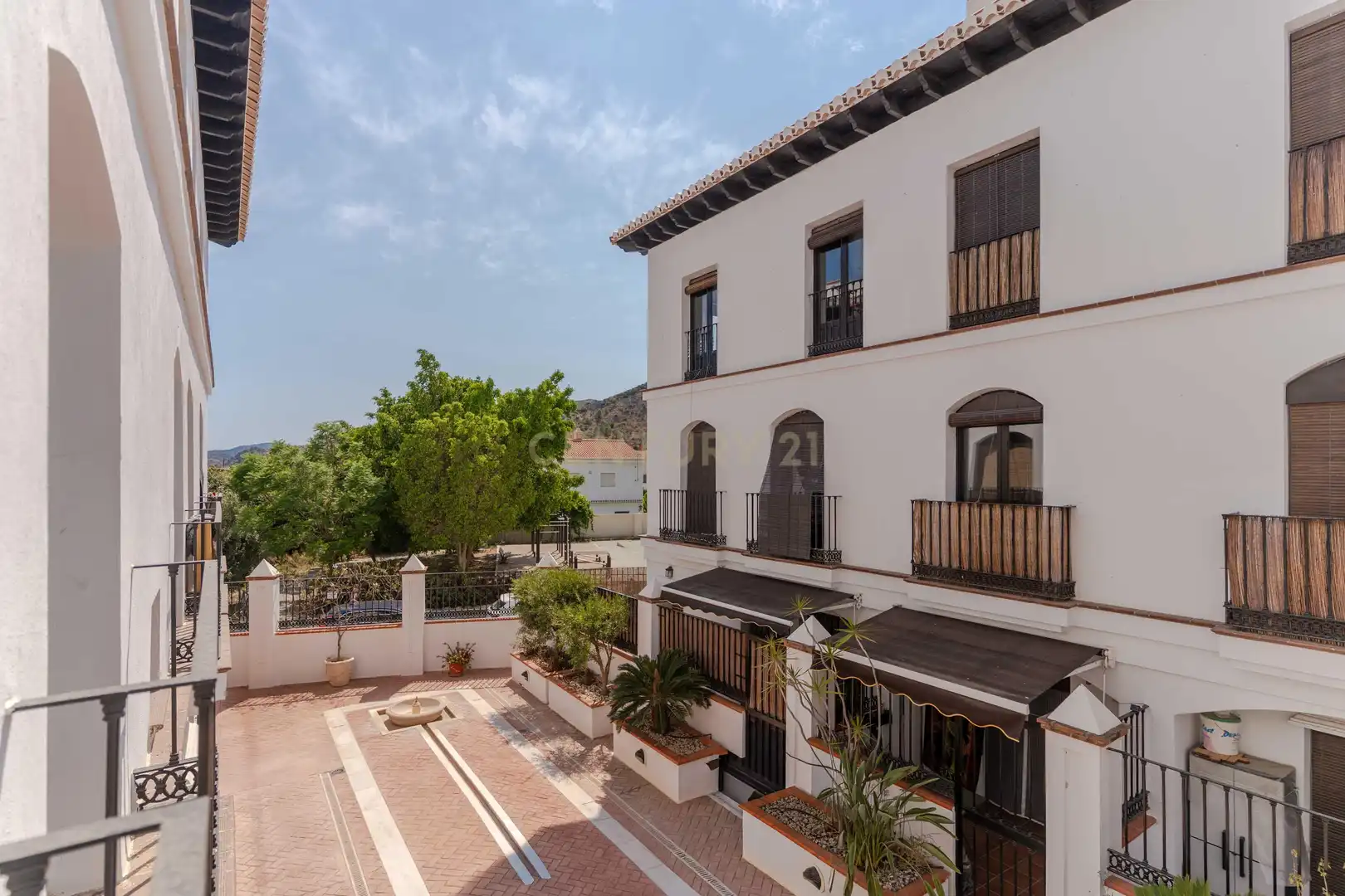 Vista exterior de Apartament en venda en Vélez de Benaudalla amb Aire condicionat i Piscina comunitària