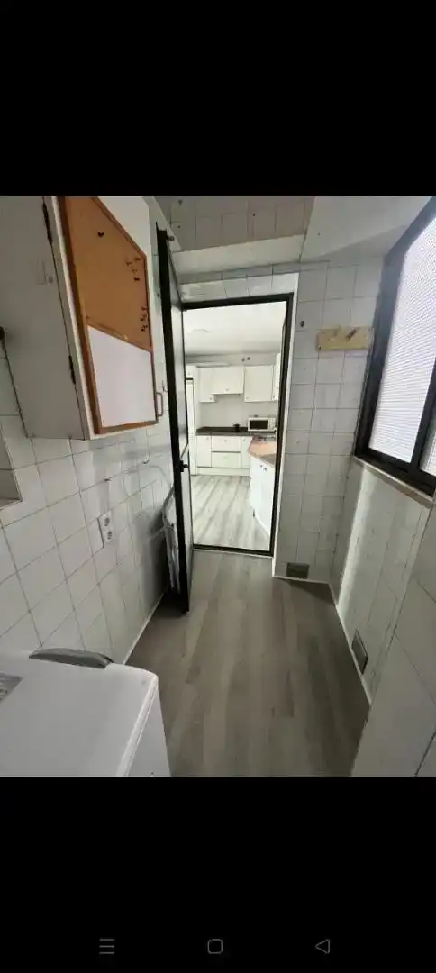 Cuina de Pis de lloguer en Granada amb Aire condicionat, Jardí privat i Moblat