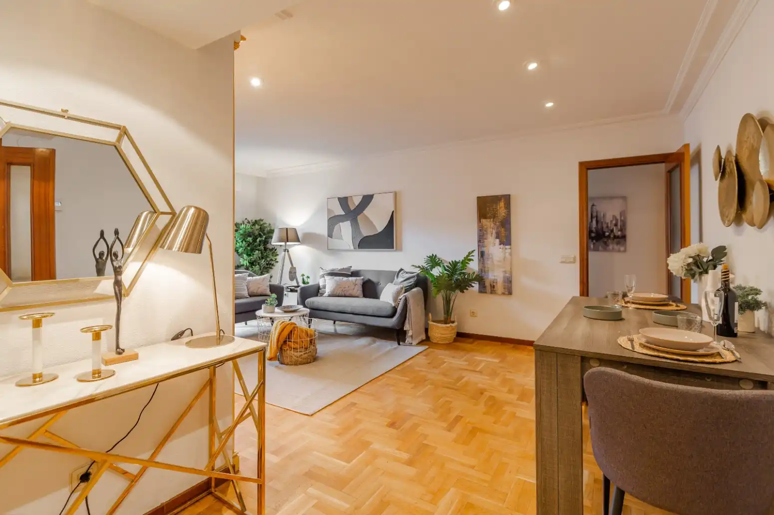 Sala d'estar de Pis en venda en Barañáin / Barañain amb Calefacció, Jardí privat i Parquet