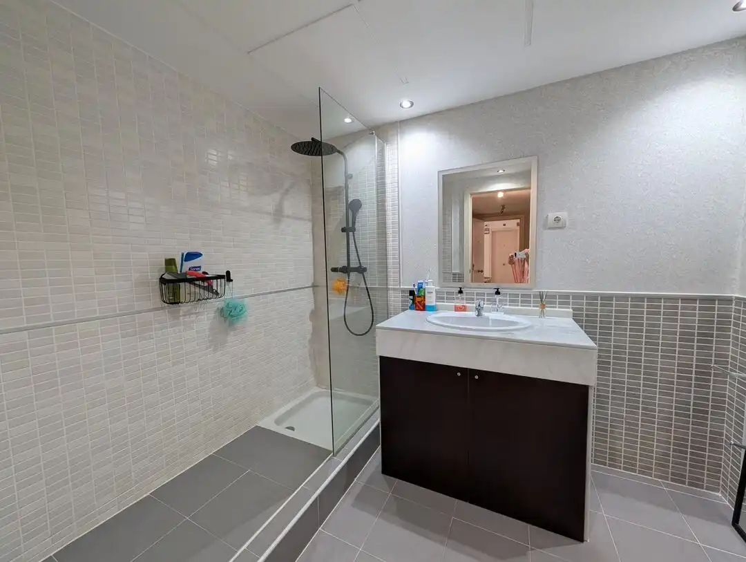 Bathroom of Apartments for rent in La Alcaidesa  with Air Conditioner, Heating and Terrace