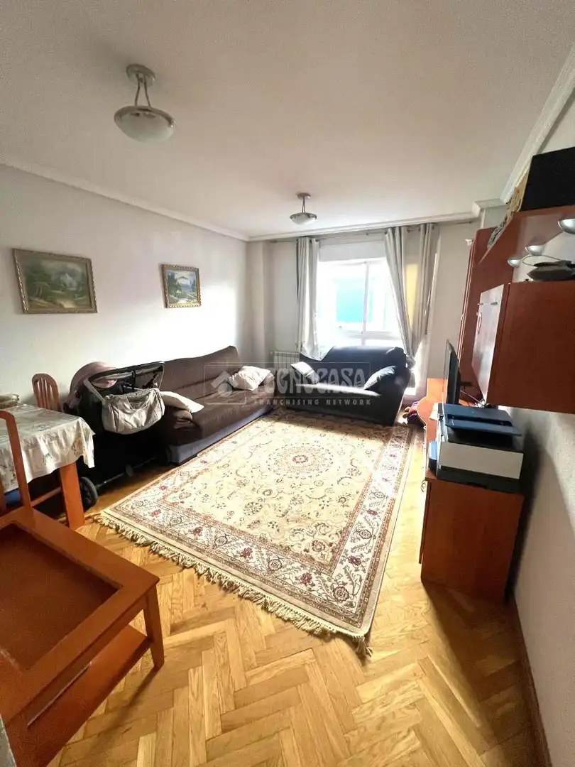 Sala de estar de Piso en venta en Parla con Calefacción, Parquet y Trastero