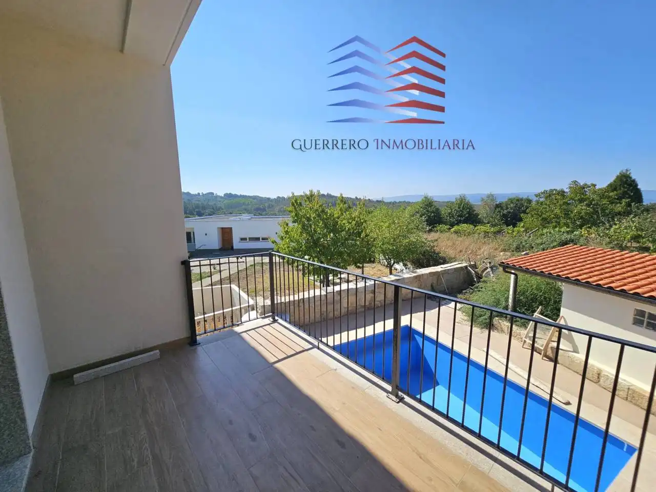 Vista exterior de Casa o chalet en venta en A Merca   con Calefacción, Terraza y Piscina