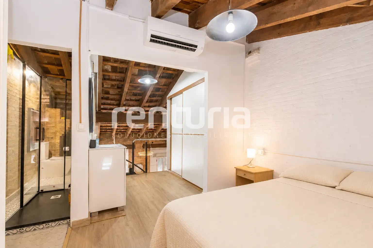Habitación de Dúplex en venta en Valencia con Aire acondicionado, Calefacción y Terraza