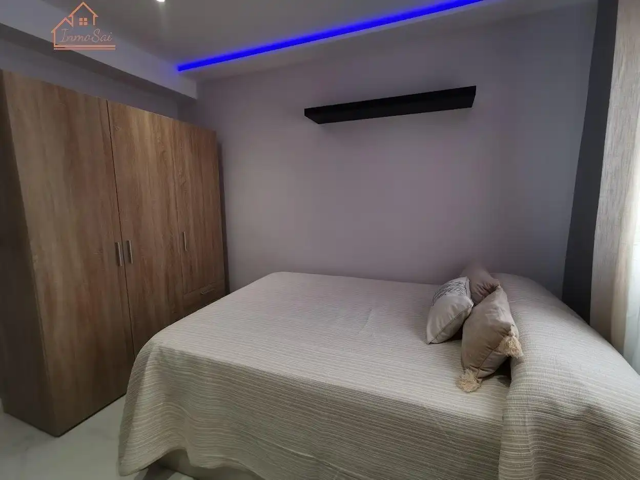 Schlafzimmer von Wohnung zur Miete in Madrid mit Klimaanlage, Heizung und Möbliert