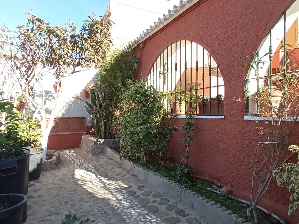 Vista exterior de Casa o xalet en venda en Vélez-Málaga amb Aire condicionat, Terrassa i Piscina