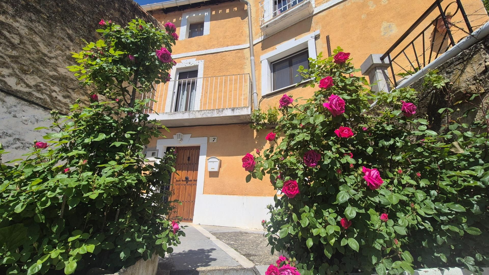 Vista exterior de Finca rústica en venda en San Martín de Unx amb Calefacció, Jardí privat i Terrassa