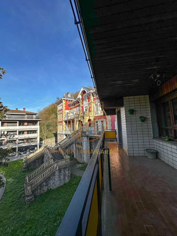 Vista exterior de Piso en venta en Irura con Jardín privado, Terraza y Balcón