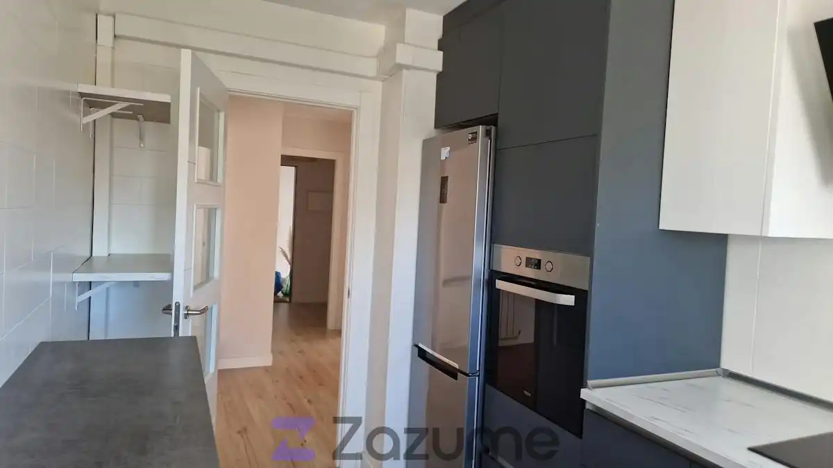 Cocina de Piso de alquiler en Terrassa con Aire acondicionado, Calefacción y Horno