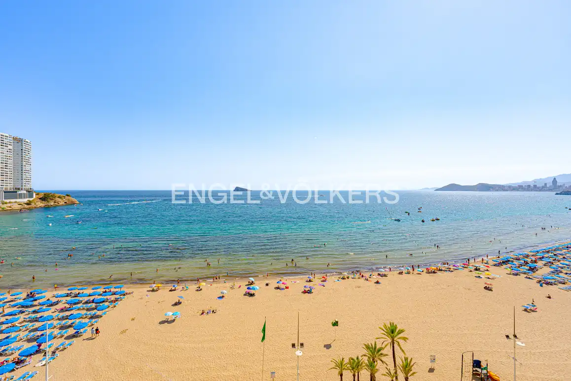 Exterior view of Flat for sale in Benidorm  with Air Conditioner, Terrace and Community pool