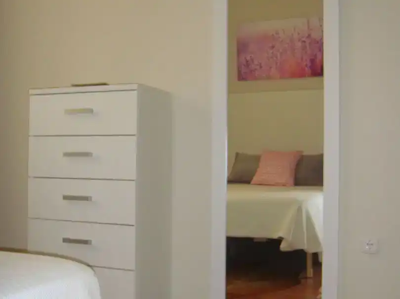 Schlafzimmer von Wohnung zur Miete in Almodóvar del Río mit Klimaanlage und Möbliert