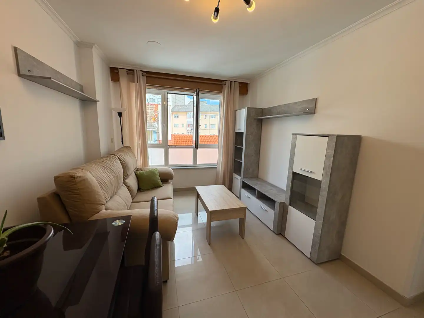 Wohnzimmer von Wohnung zur Miete in Ferrol mit Heizung, Abstellraum und Möbliert