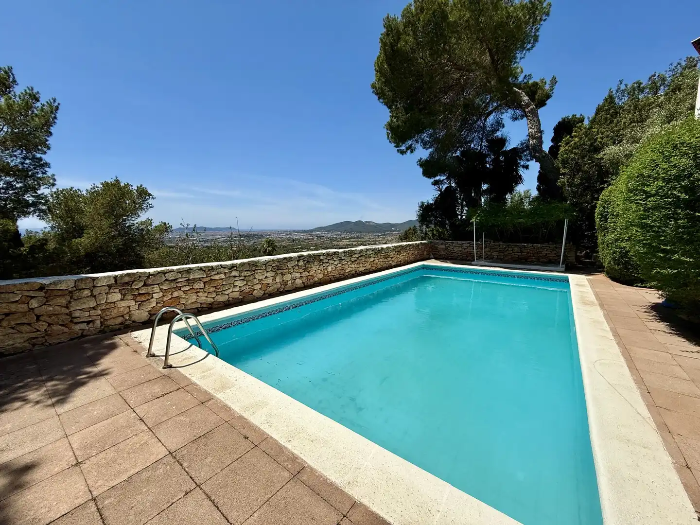 Piscina de Finca rústica en venda en Santa Eulària des Riu amb Aire condicionat, Calefacció i Jardí privat
