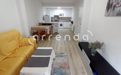 Dormitori de Apartament de lloguer en  Madrid Capital amb Aire condicionat i Balcó