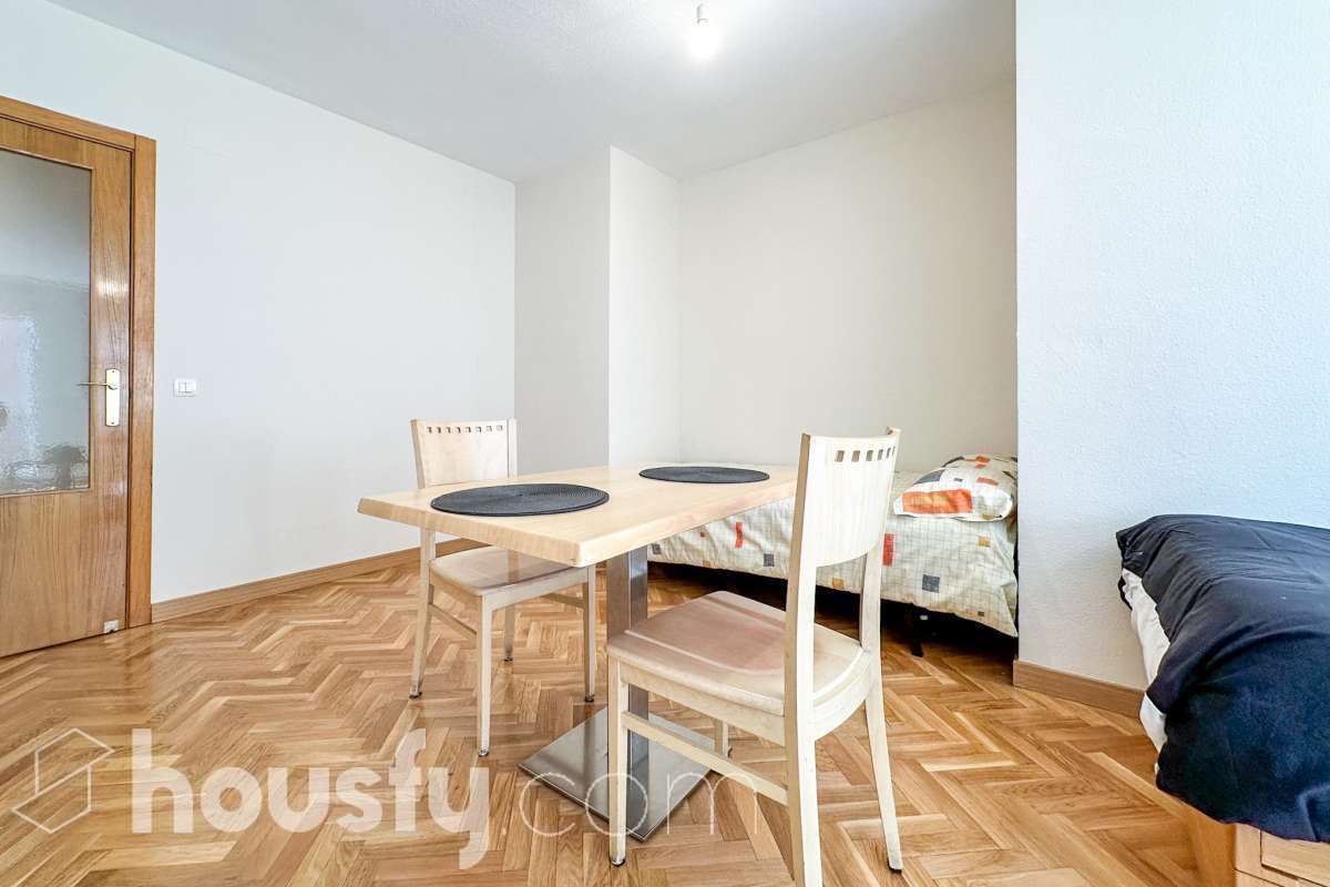 Dining room of Flat to rent in  Madrid Capital  with Parquet flooring, Balcony and Pets allowed