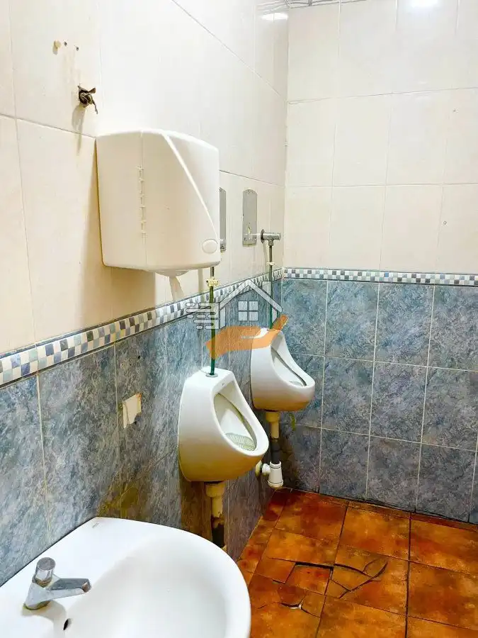 Badezimmer von Geschaftsraum zum Verkauf in Dolores mit Klimaanlage