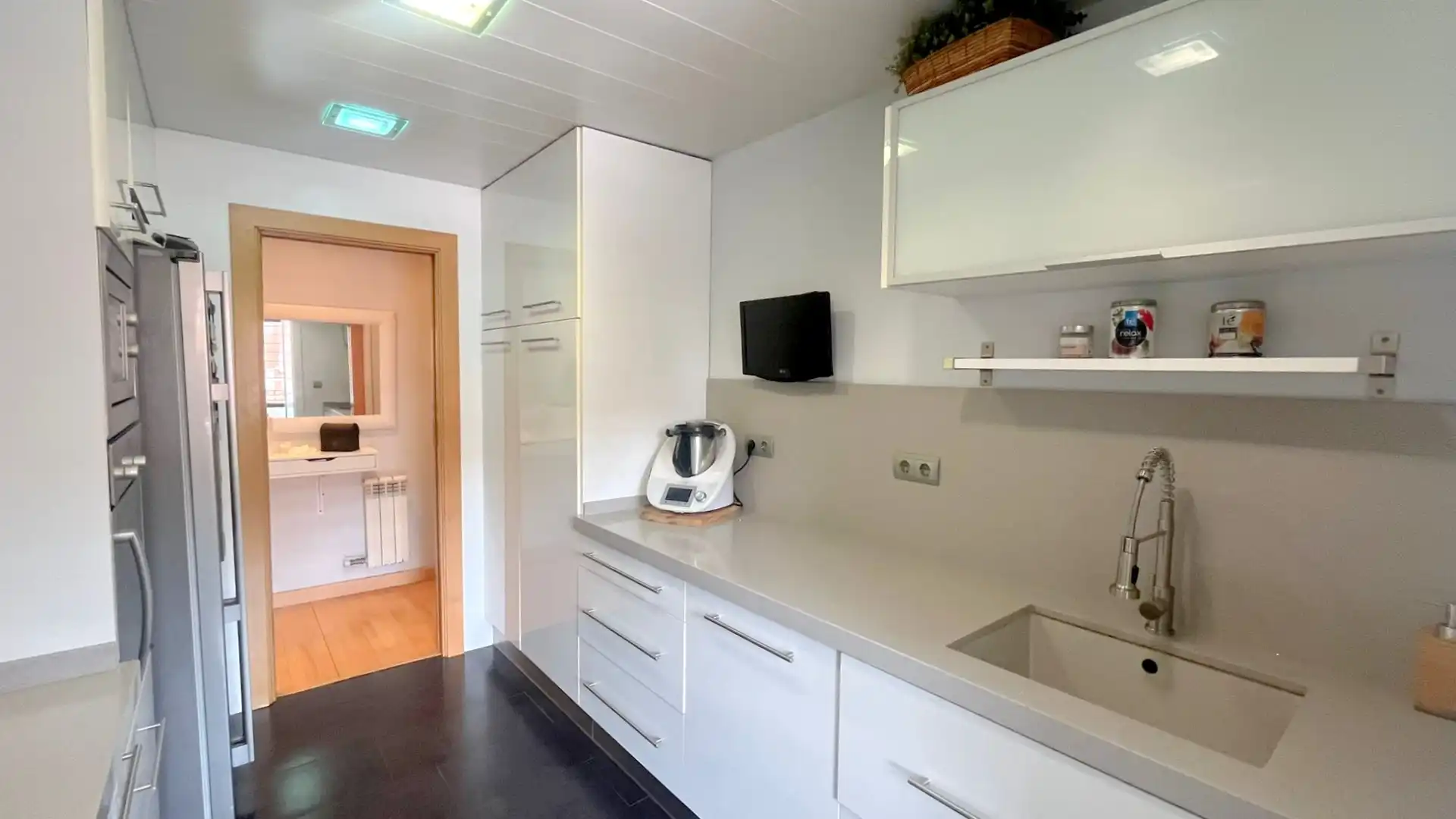 Küche von Wohnung zum Verkauf in Sant Feliu de Llobregat mit Klimaanlage, Heizung und Parkett
