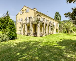 Vista exterior de Casa o xalet en venda en La Vall d'en Bas amb Calefacció, Jardí privat i Terrassa