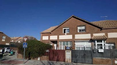 Vista exterior de Casa adosada en venda en Quer