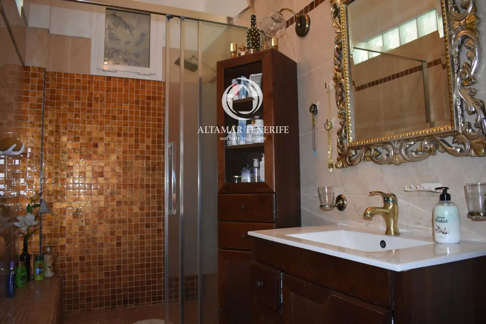 Bany de Casa o xalet en venda en Icod de los Vinos amb Terrassa, Traster i Moblat