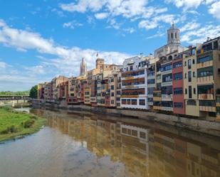 Vista exterior de Pis de lloguer en Girona Capital amb Aire condicionat i Balcó