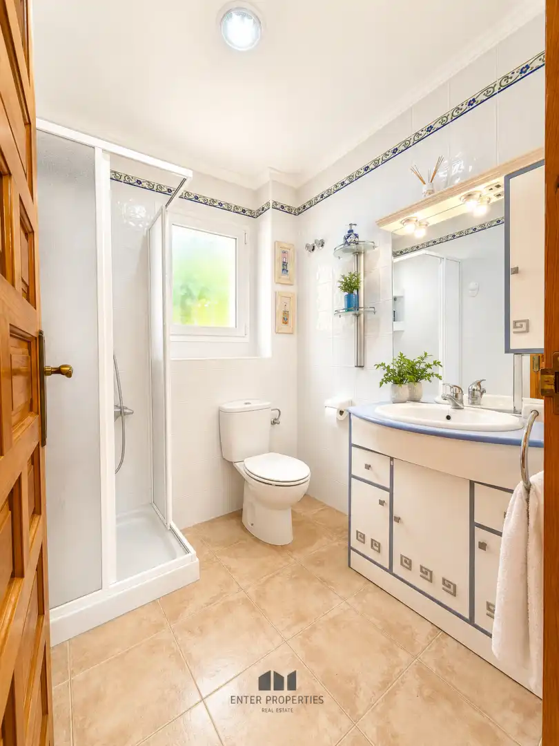 Badezimmer von Wohnung zum Verkauf in Benitachell / El Poble Nou de Benitatxell mit Klimaanlage, Heizung und Terrasse