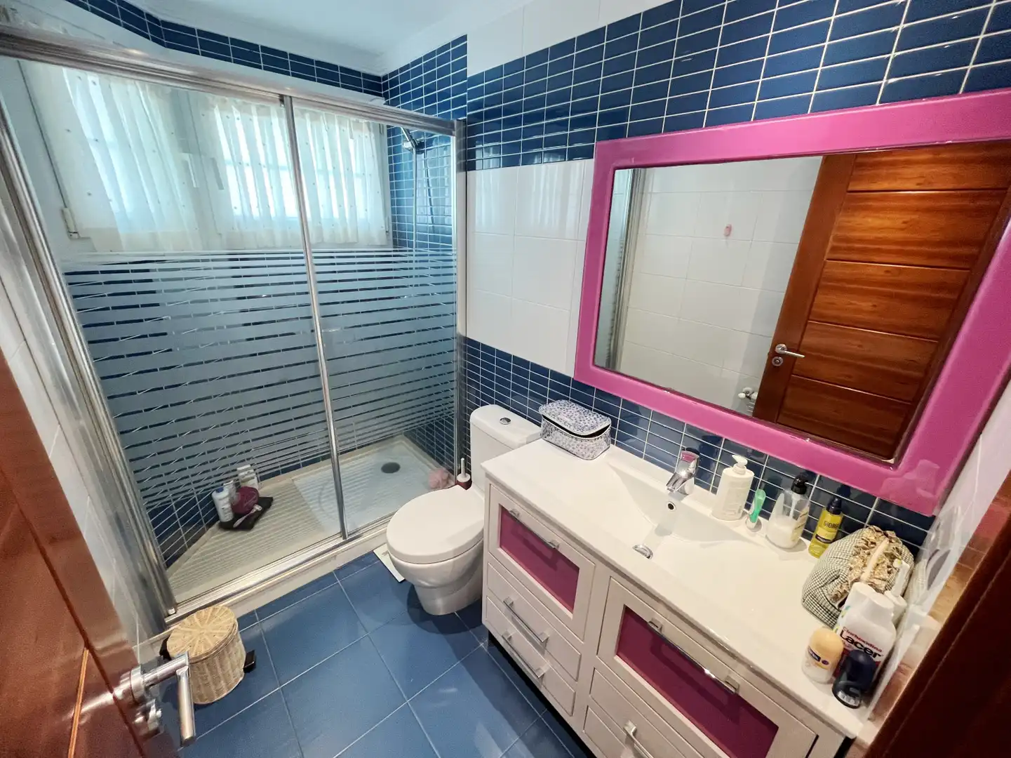 Bany de Casa o xalet en venda en Corvera de Asturias amb Calefacció, Parquet i Terrassa
