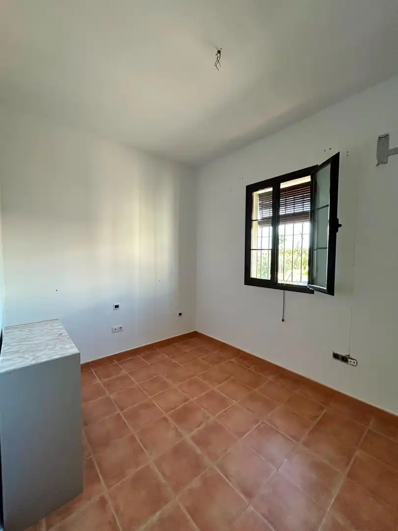 Dormitori de Casa o xalet en venda en Tocina amb Terrassa i Moblat