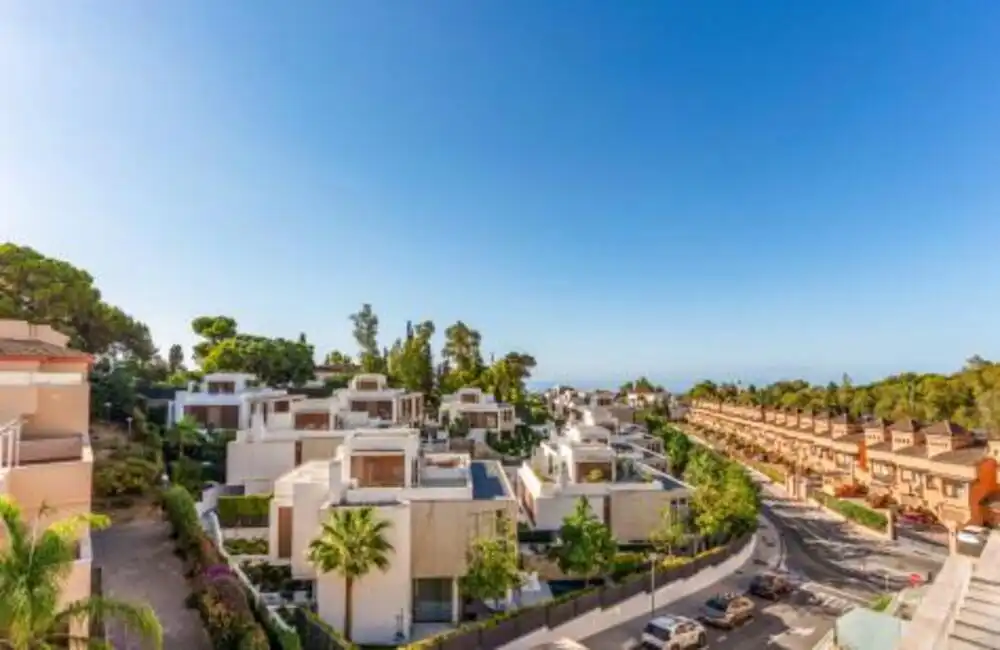 Adosado con piscina en venta en Milla de Oro, imagen 2