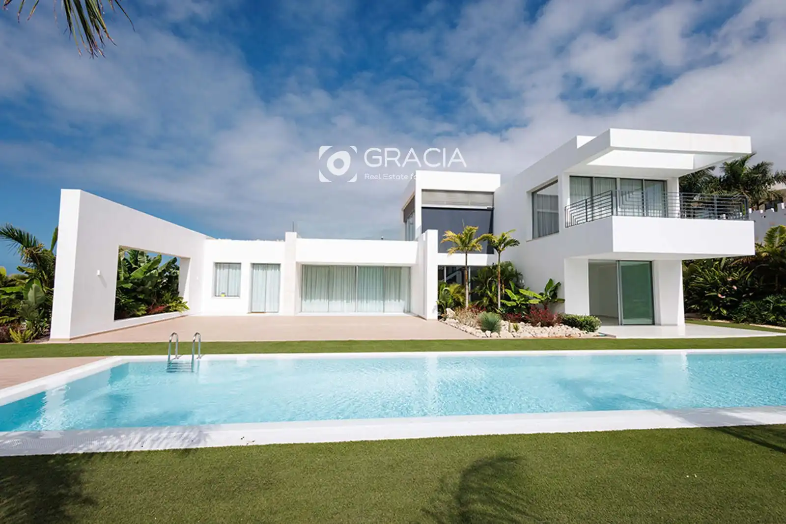 Casa con piscina en venta en MACARONESIA