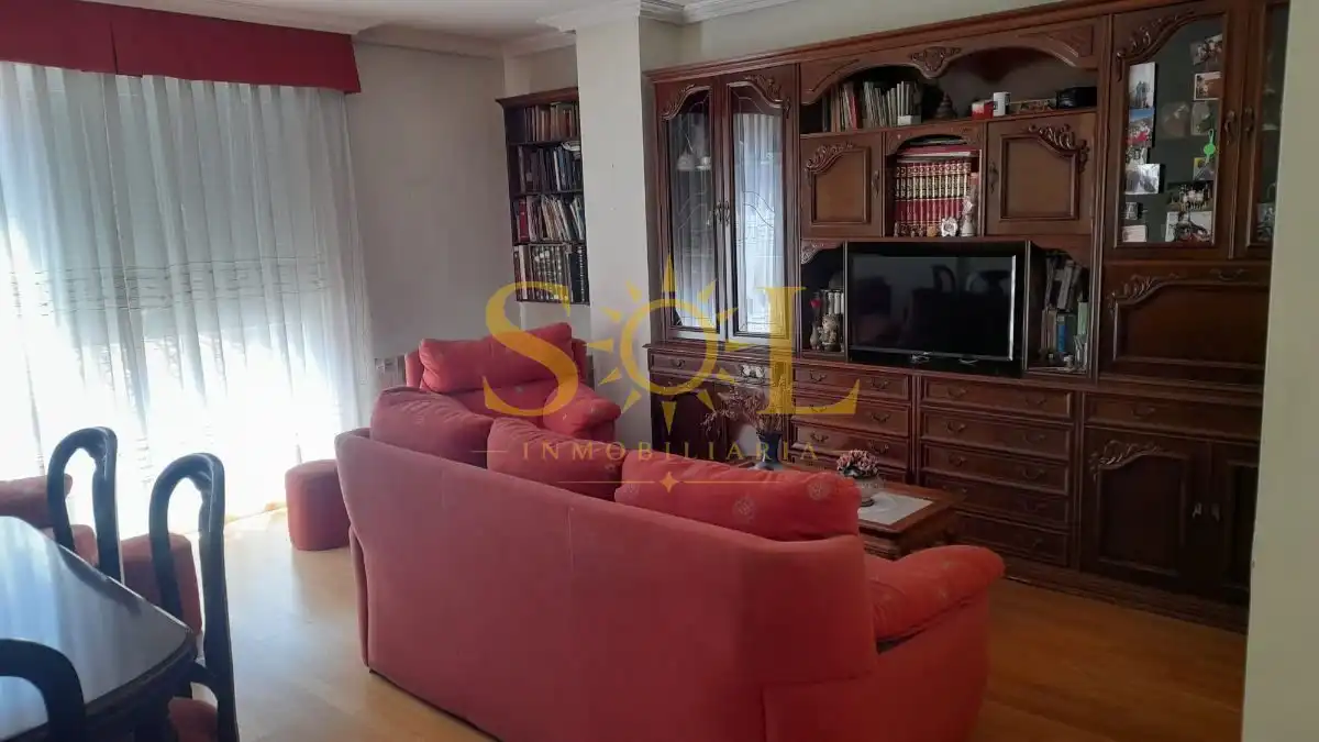 Wohnung zur Miete in Calle León Martín Granizo, La Lastra