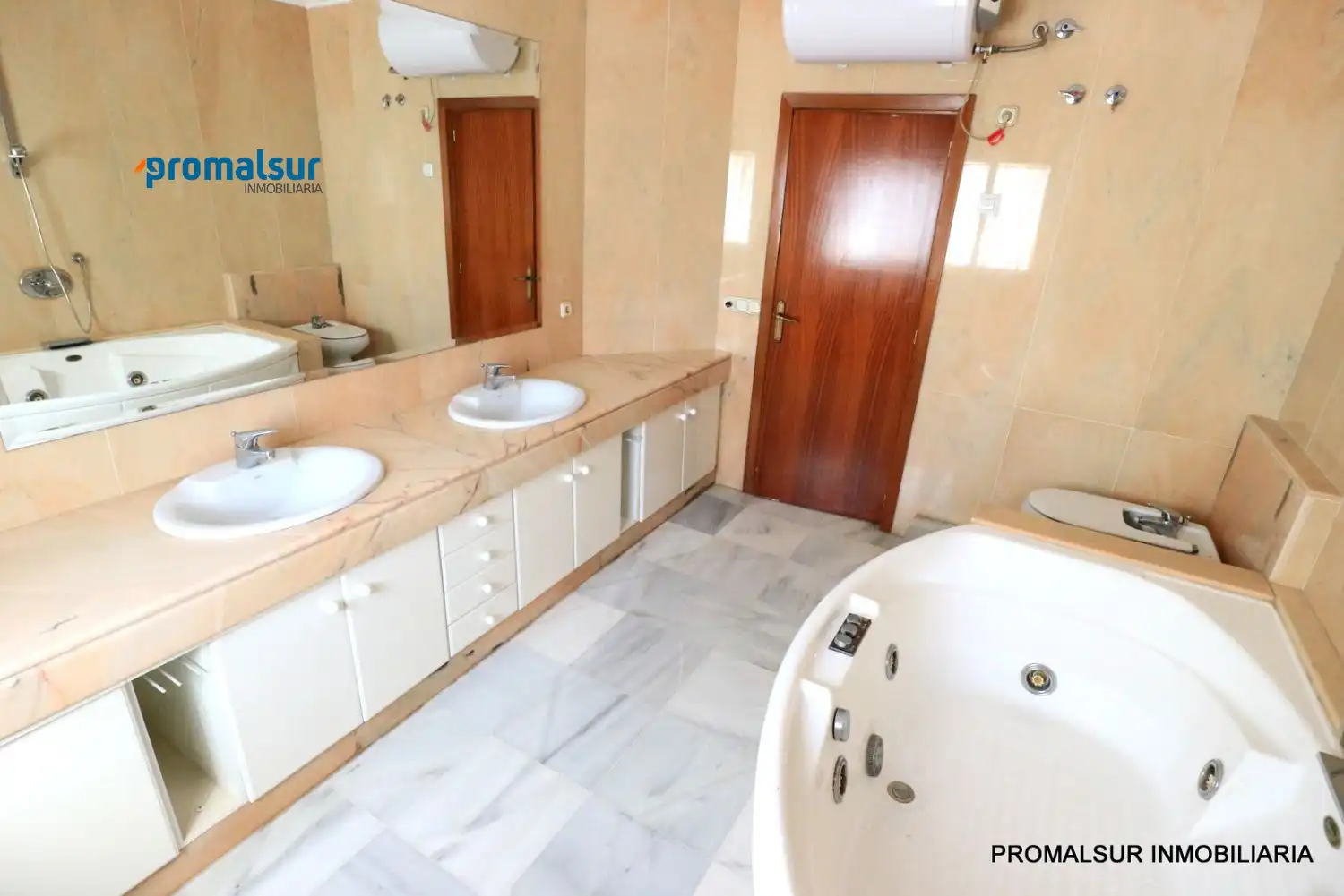 Baño de Casa o chalet en venta en Puente Genil con Terraza, Trastero y Piscina
