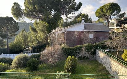 Außenansicht von Haus oder Chalet zum verkauf in Navas del Rey mit Terrasse