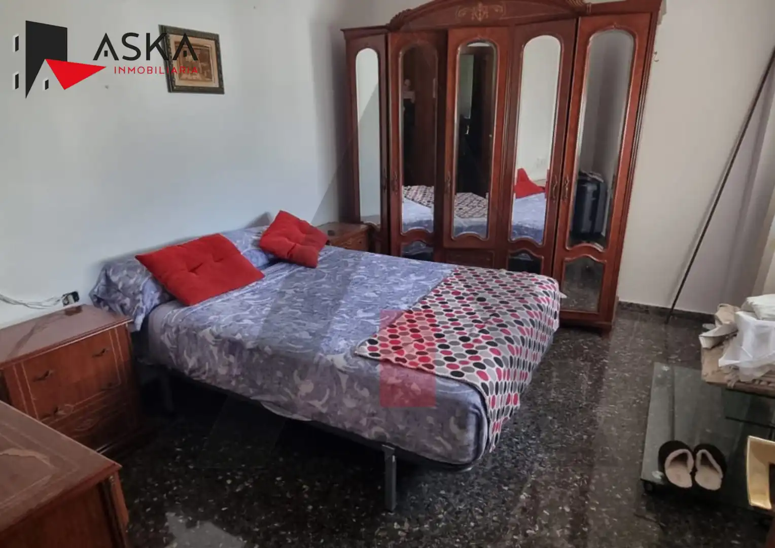 Bedroom of Flat for sale in Torrent  with Air Conditioner and Balcony