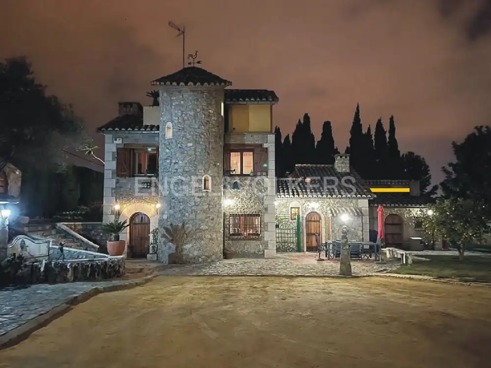 Exterior view of Houses for sale in L'Eliana  with Air Conditioner, Heating and Private garden