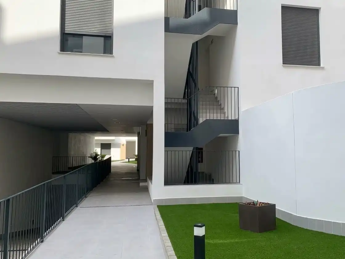 Außenansicht von Wohnung zur Miete in Sevilla mit Klimaanlage, Möbliert und Waschmaschine
