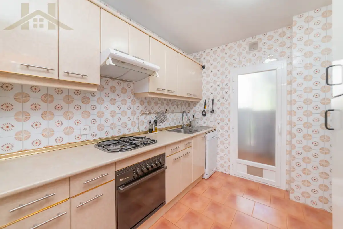 Kitchen of Flat for sale in Fuenlabrada  with Air Conditioner, Heating and Furnished