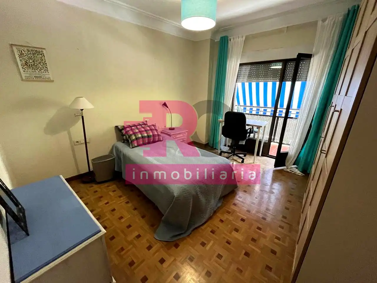 Flat for rent in Salesas