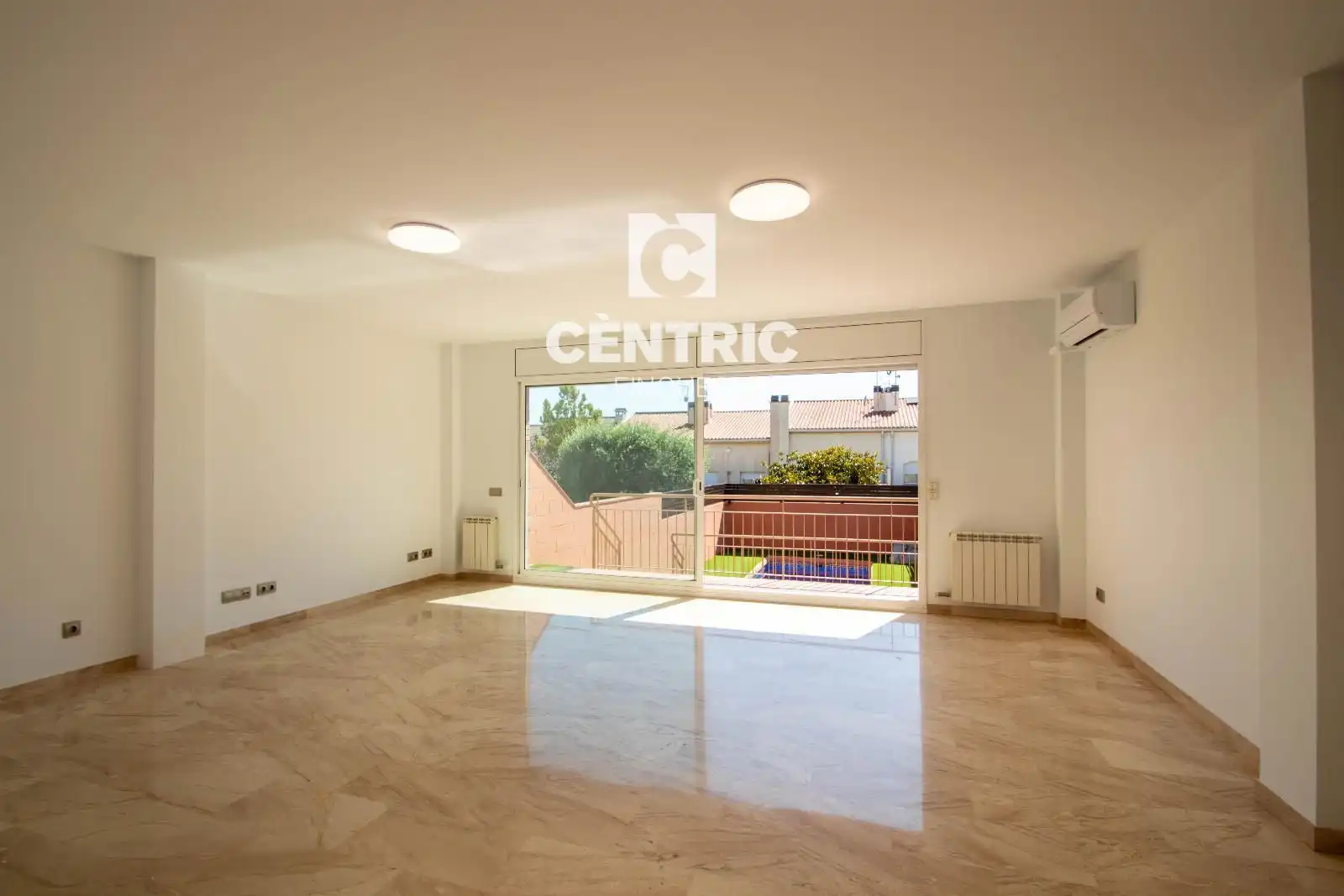 Sala d'estar de Casa o xalet en venda en Castellar del Vallès amb Aire condicionat, Calefacció i Terrassa