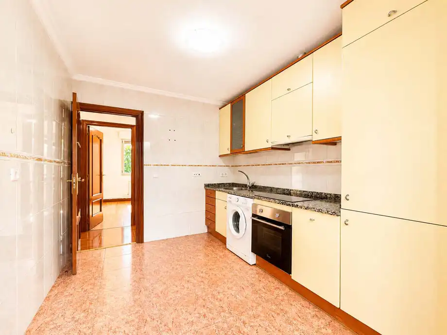Cocina de Piso en venta en Vitoria - Gasteiz con Calefacción, Parquet y Terraza