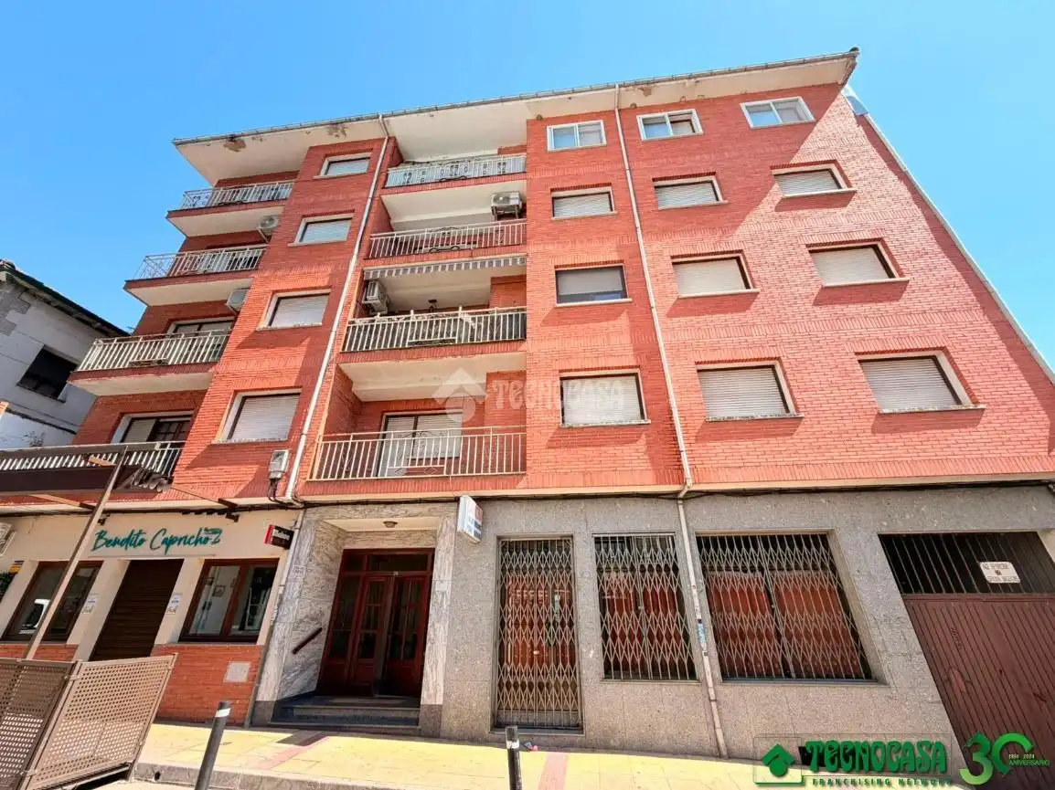 Vista exterior de Piso en venta en Arenas de San Pedro