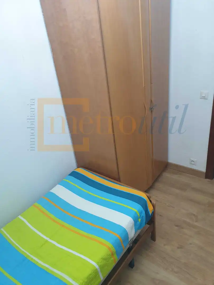Bedroom of Flat for rent in Salamanca  with Heating, Parquet flooring and Furnished