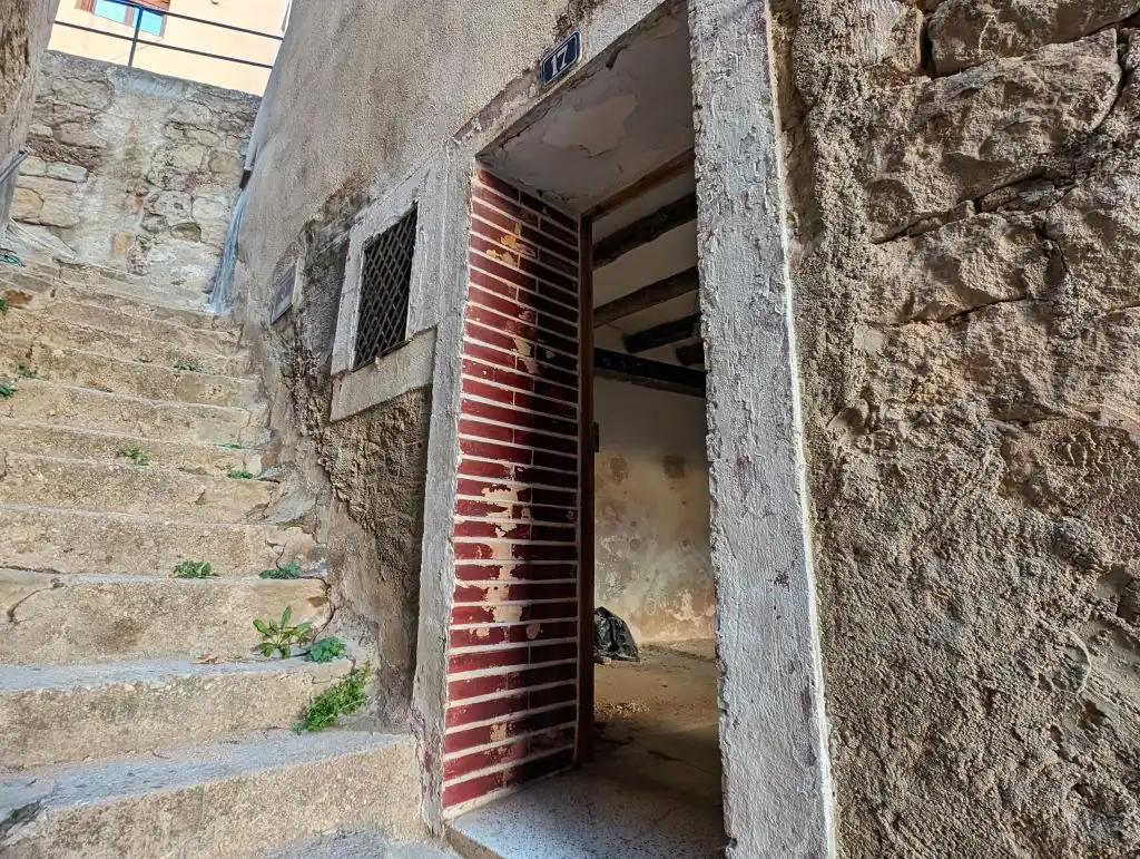 Wohnung zum Verkauf in Horta de Sant Joan mit Balkon