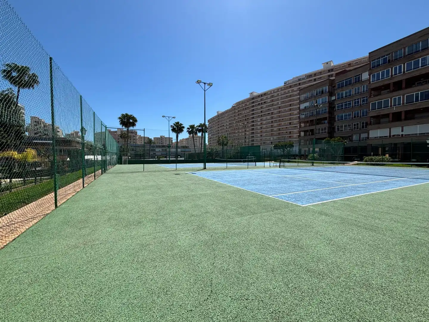 Parkplatz von Wohnung zum Verkauf in Alicante / Alacant mit Klimaanlage, Heizung und Gemeinschaftspool