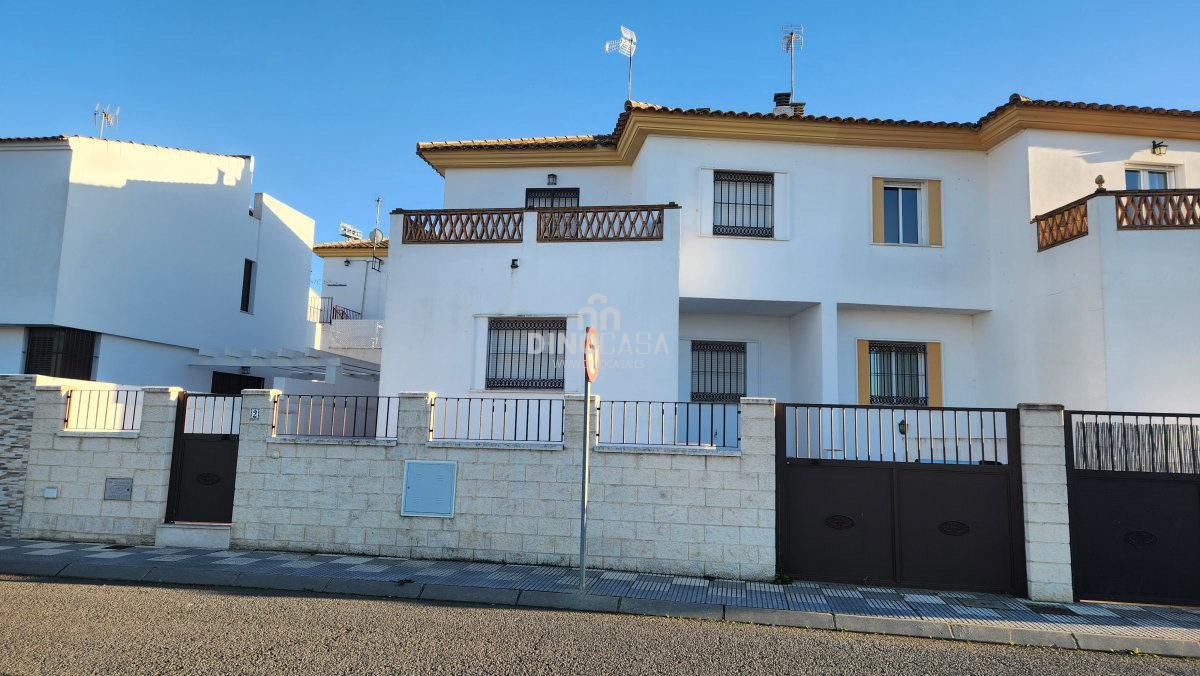 Exterior view of House or chalet for sale in Cartaya  with Terrace and Furnished