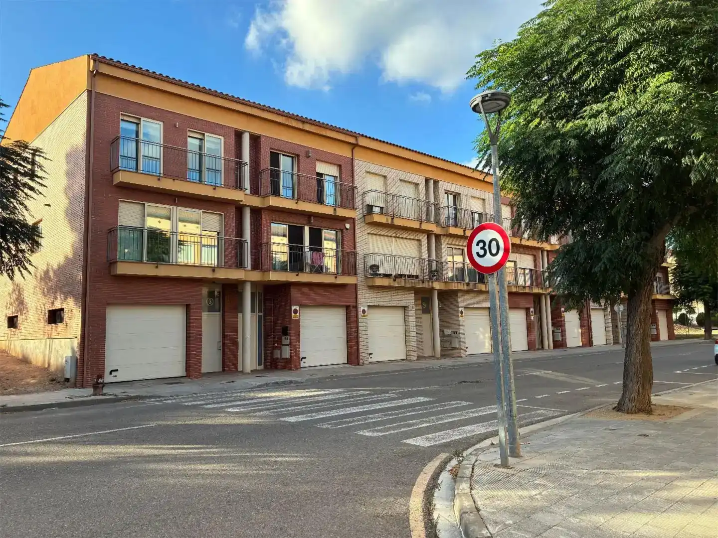 Vista exterior de Piso en venta en Valls con Aire acondicionado, Jardín privado y Parquet
