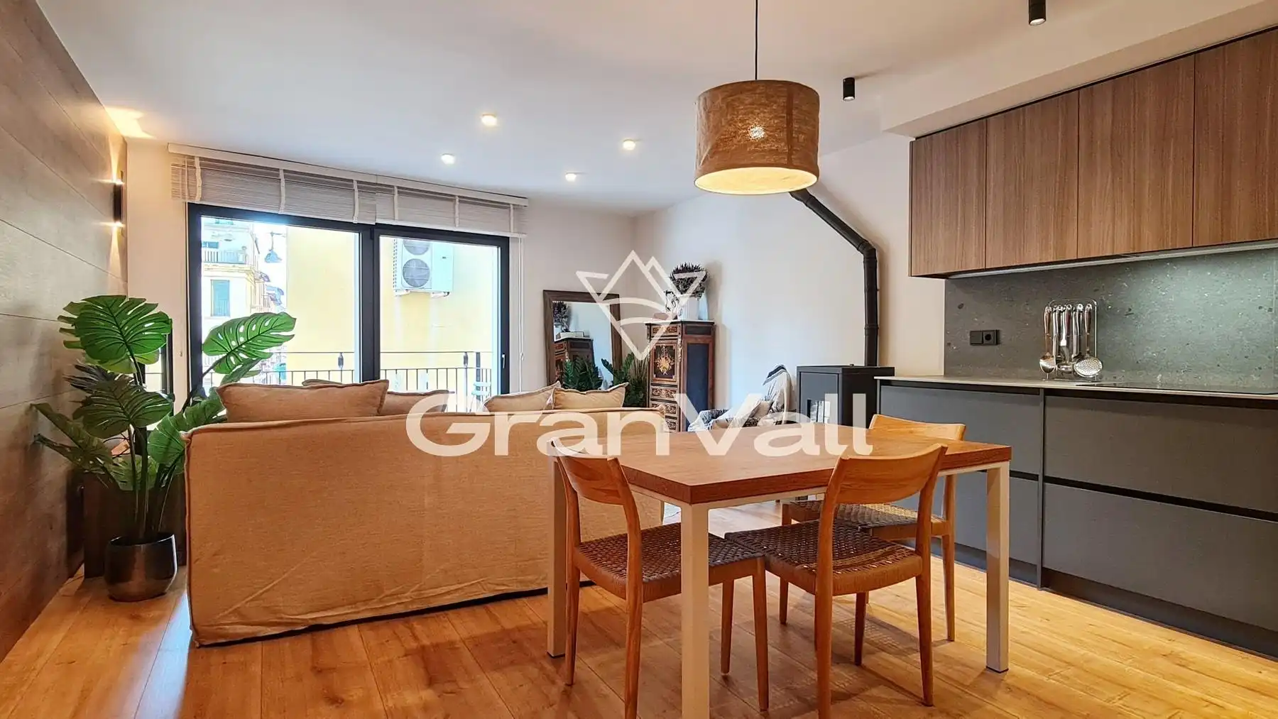 Sala d'estar de Apartament en venda en Puigcerdà amb Calefacció, Terrassa i Traster