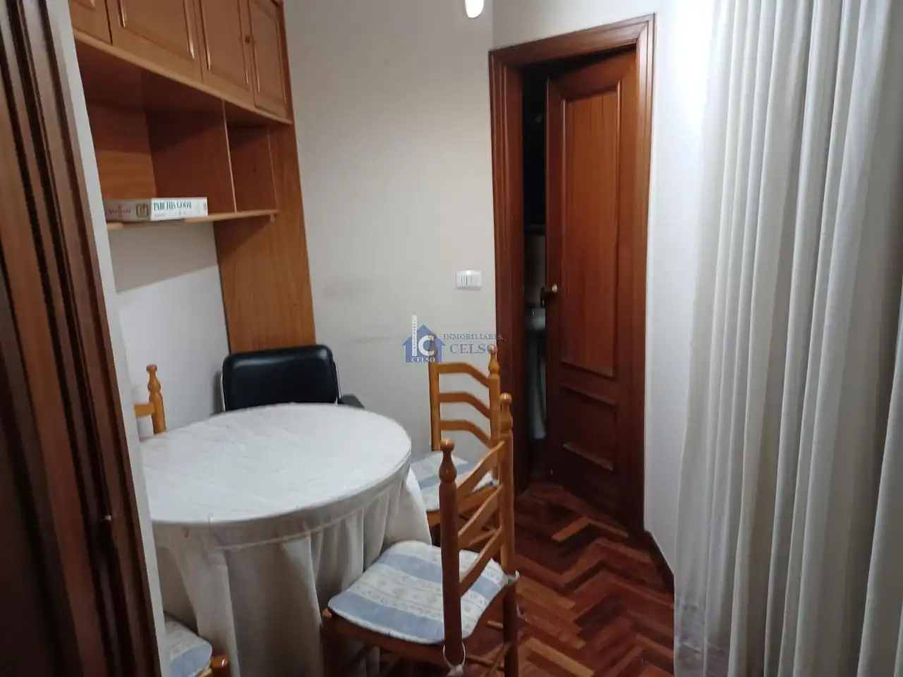 Habitación de Piso en venta en Ourense Capital  con Calefacción y Amueblado