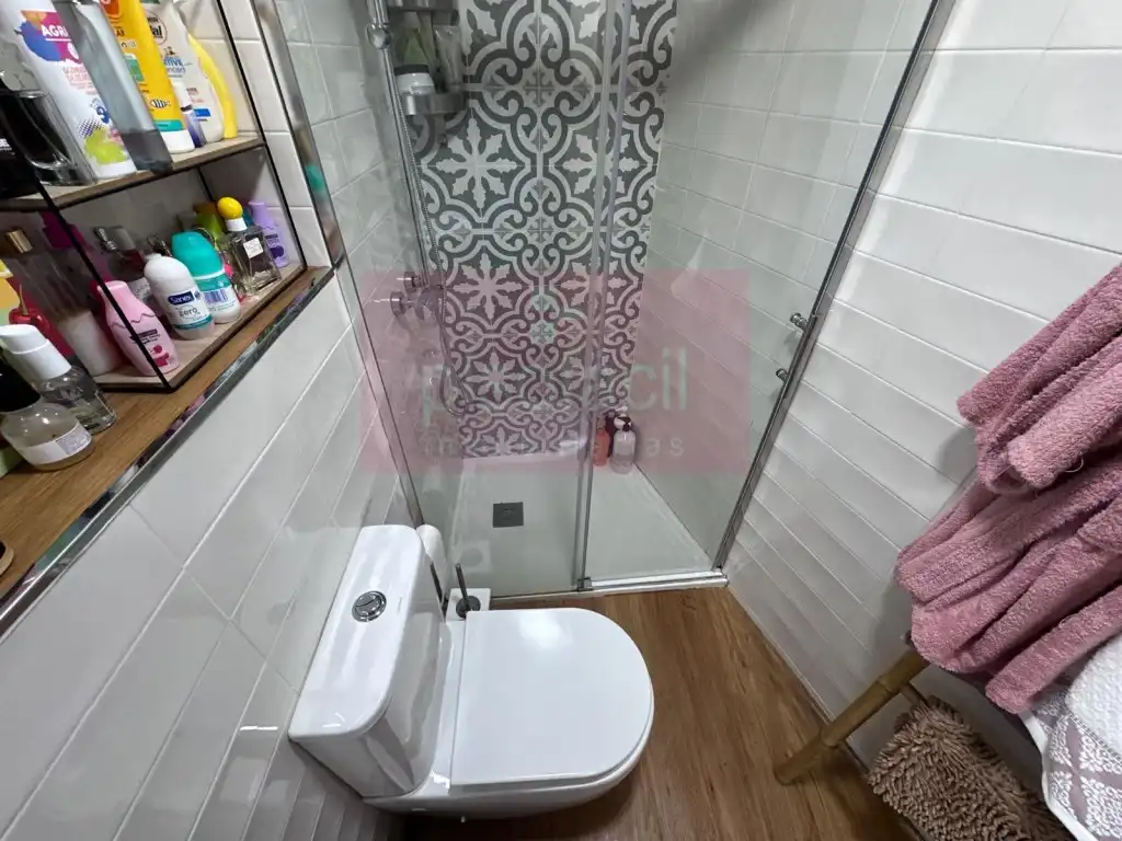 Bathroom of Flat for sale in Lugo