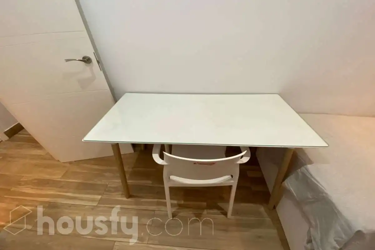 Vista exterior de Pis de lloguer en Sevilla amb Aire condicionat, Calefacció i Moblat